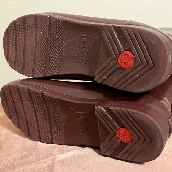 Hunter Rain Boots Cranberry Sz 8 - Picture 3 of 4